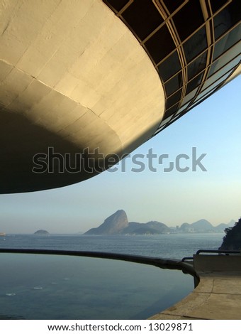 Oscar Niemeyer\'s Niterói Contemporary Art Museum and Sugar Loaf, in Rio de Janeiro, Brazil