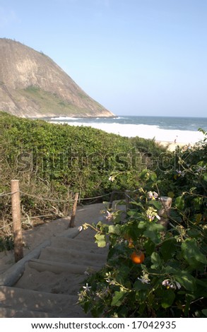Itacoatiara beach entrance path