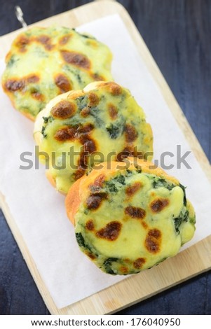 Toast with cheese and spinach