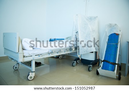 A hospital bed waiting the next patient.