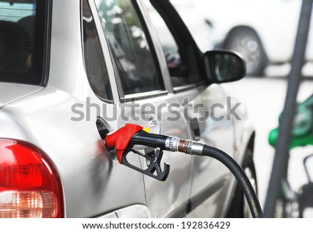 To fill car with fuel