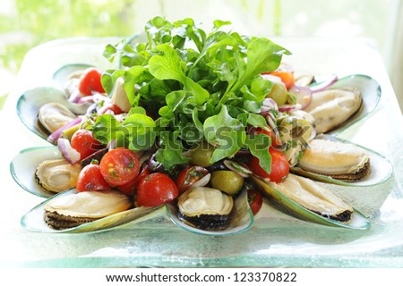 asian green mussel with  vegetable - mussel menu with  vegetable salad