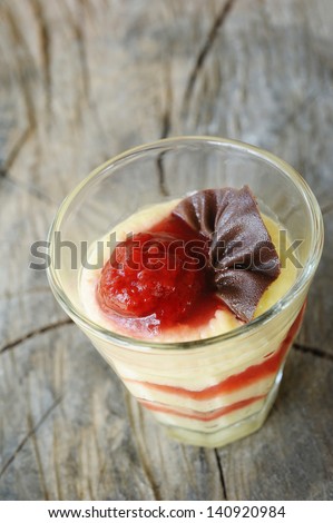 pudding strawberry with raspberry jam - pudding with raspberry jam - custard strawberry with raspberry jam