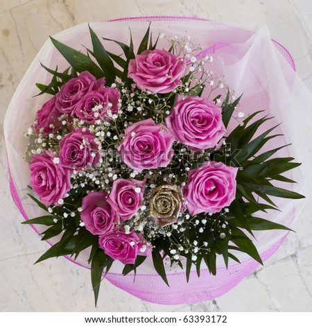 vibrant pink roses flower bouquet, closeup