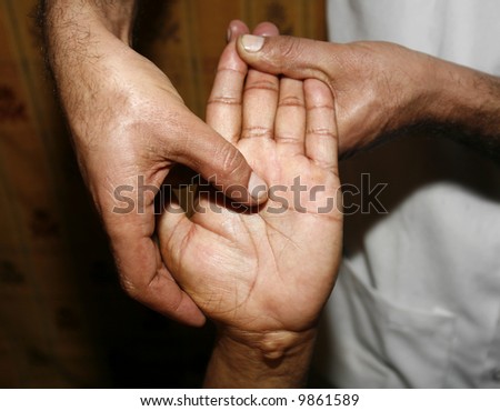 indian ayurvedic hand oil massage