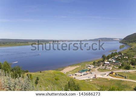 The settlement on the banks of the great river