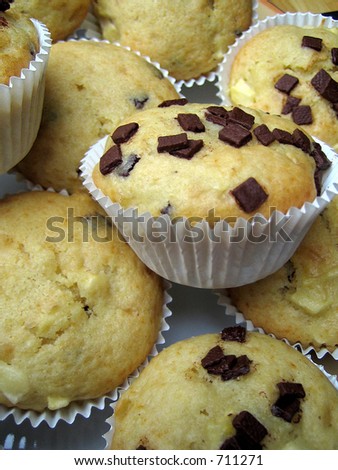 Chocolate-chip and apple muffins