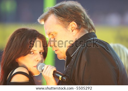 Meatloaf singing Paradise by the dashboard light during the World Bowl XV pregame show.