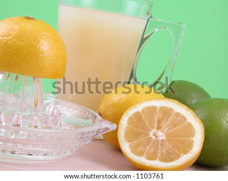 lemon and lime squeezer - fresh lemon juice