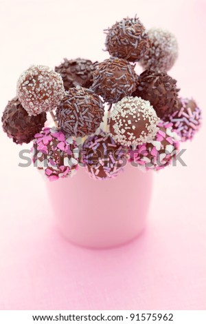 http://image.shutterstock.com/display_pic_with_logo/5483/5483,1325064488,5/stock-photo-delicious-chocolate-cake-pops-sweet-food-91575962.jpg