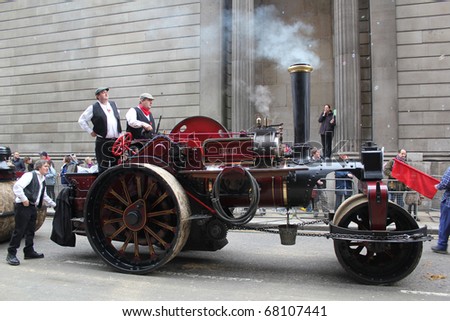 CITY OF LONDON, ENGLAND - NOVEMBER 12: Steam tractor in the Lord Mayor\'s Show in the City of London November 12, 2010. The Lord Mayor\'s Show is an 800 year old annual event.