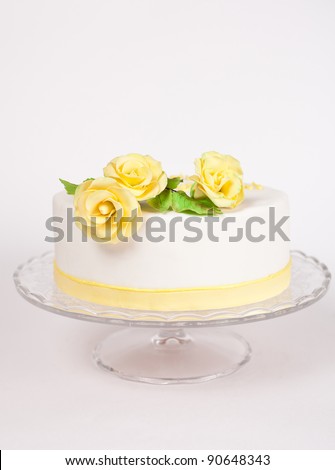 cake with sugar paste flowers