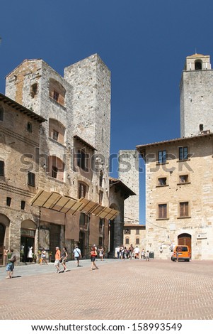 SAN GIMIGNANO, ITALY - AUGUST 11 : Famous town in Tuscany with many medieval high towers, Unesco World Heritage site in Tuscany, August 11 2013 in San Gimignano, Italy