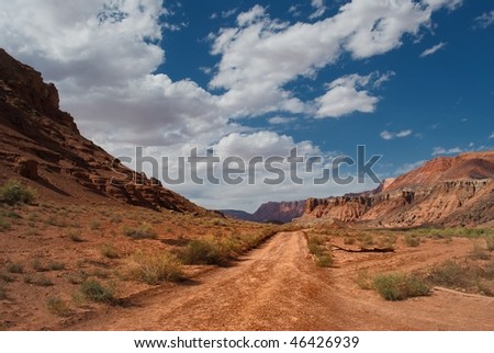Old West wagon road to Lee\'s Ferry, a crossing point of the Colorado River.