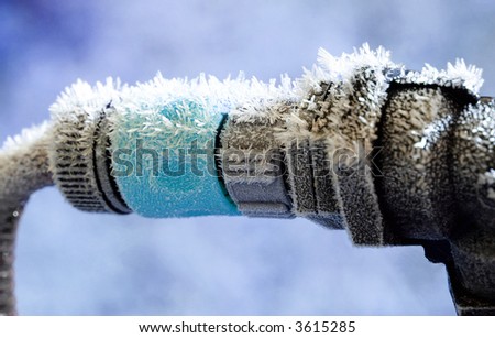 Frozen Garden Hose and water pipe connection