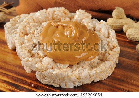 A dollop of peanut butter on rice cakes