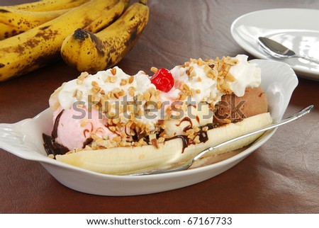 A banana split with yogurt ice cream