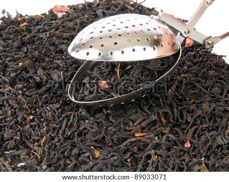Whole leaf black pomegranate tea with an infuser