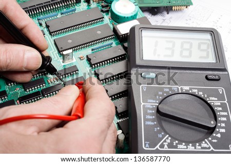 Electronic technician