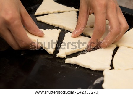 dough on a baking sheet on the cookie