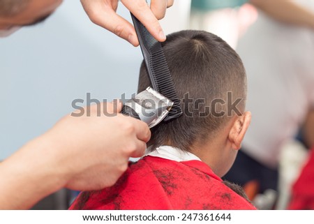 Men\'s haircut at the beauty salon