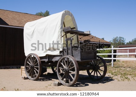Old style covered wagon used in the 1800’s for transportation