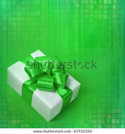 green bow and white box