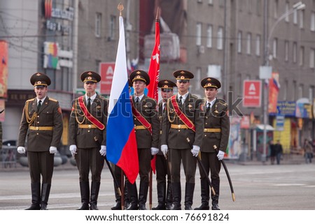 NOVOSIBIRSK - MAY 5: The Rehearsal of a parade dedicated to Victory Day in World War II, soldiers bearing arms demonstrate a willingness to protect on May 5, 2011, Novosibirsk Russia