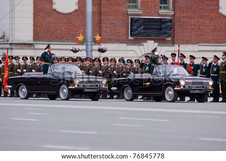 NOVOSIBIRSK - MAY 7: The Rehearsal of a parade dedicated to Victory Day in World War II, Commander of the 41st Army parade, Vasiliy Tonkoshkurov on May 7, 2011, Novosibirsk Russia