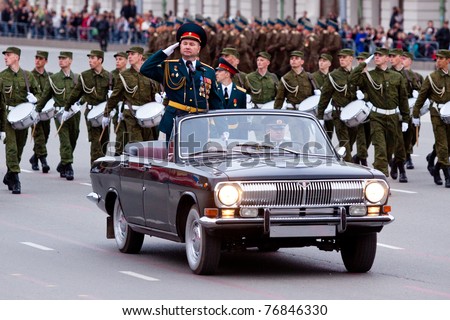 NOVOSIBIRSK - MAY 7: The Rehearsal of a parade dedicated to Victory Day in World War II, soldiers bearing arms demonstrate a willingness to protect on May 7, 2011 in Novosibirsk Russia