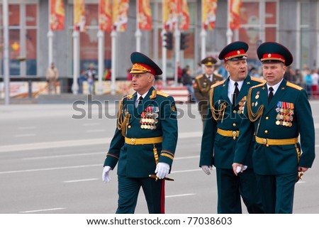 NOVOSIBIRSK - MAY 7: The Rehearsal of a parade dedicated to Victory Day in World War II, Commander of the 41st Army Vasiliy Tonkoshkurov gives instructions in May 7, 2011, Novosibirsk Russia