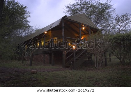 luxury camp tend on a serengeti national park safari lodge, tanzania