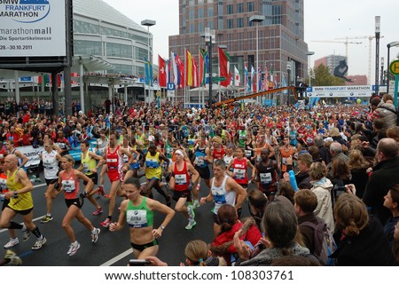 FRANKFURT, GERMANY - OCTOBER 30: Runners start the BMW Frankfurt Marathon, October 30, 2011 in Frankfurt, Germany.