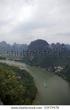Lanscape of Li River and limestone formations, Yangshuo, Guangxi, China