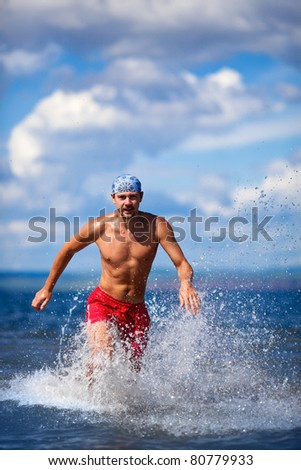 man run on the sea