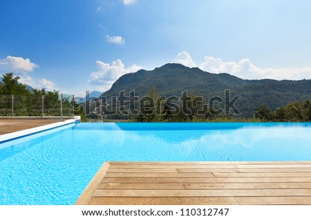 residence with swimming pool