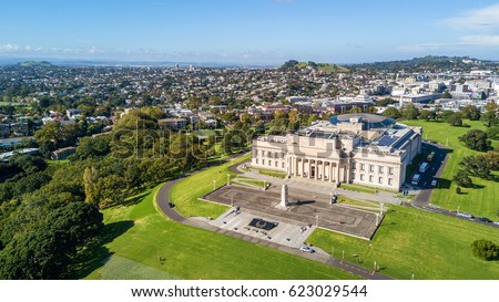 Aerial view on Auckland domain and War Memorial museum with residential suburb on the background. Auckland, New Zealand