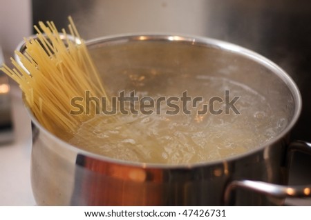 boiling spaghetti