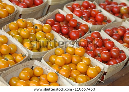 Red And Yellow Cherry Tomatoes, Farmer\'s Market