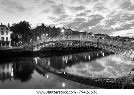 The Ha\'penny bridge, Dublin, Ireland