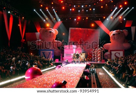 NEW YORK - NOVEMBER 9: Victoria\'s Secret Fashion runway stage wide angle view during the 2010 Victoria\'s Secret Fashion Show on November 9, 2005 at the Lexington Armory in New York City.