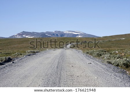 Dirt road to mountain cabin Glitterheim (Jotunheimen National Park, Norway)
