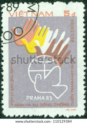 VIETNAM - CIRCA 1978: A stamp printed in Vietnam shows The dove of peace,circa 1978