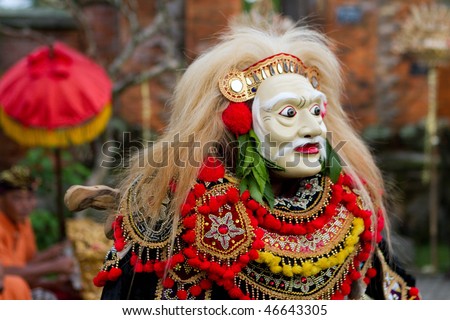 BALI - JANUARY 15: Masked actor performing in the play \'Topeng Tua\', part of a dance in a \'full moon ceremony\' in the Bedulu village in Ubud, Bali. January 15, 2010 in Bali, Indonesia.