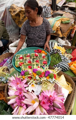 BALI - JANUARY 17: Commercial activities in the main Ubud market, showing florist sells flower products, Bali January 17, 2010 in Bali, Indonesia.