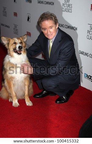 LOS ANGELES - APR 17:  Kevin Kline with Kasey (the dog was Freeway in the movie) arrives at the \