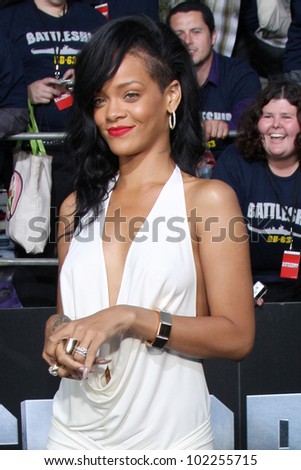 LOS ANGELES - MAY 10:  Rihanna arrives at the \