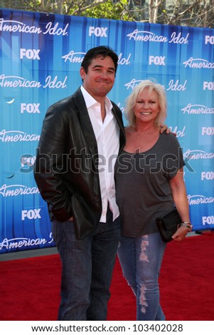 LOS ANGELES - MAY 23:  Dean Cain, mom arrives at the \