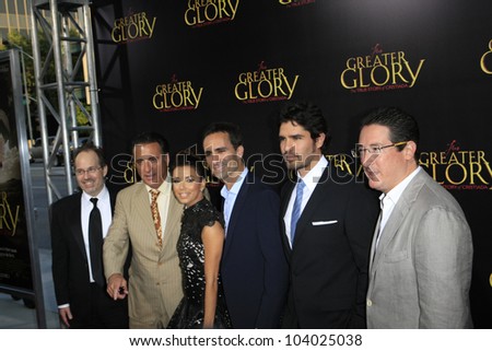 LOS ANGELES - MAY 31:  Dean Wright, M Kuri, Andy Garcia, Eva Longoria, Nestor Carbonell, E Verastequi arriving at the \