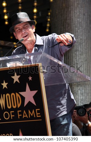 LOS ANGELES - JUL 9:  Charlie Sheen at the Hollywood Walk of Fame Ceremony for Slash at Hard Rock Cafe at Hollywood & Highland on July 9, 2012 in Los Angeles, CA